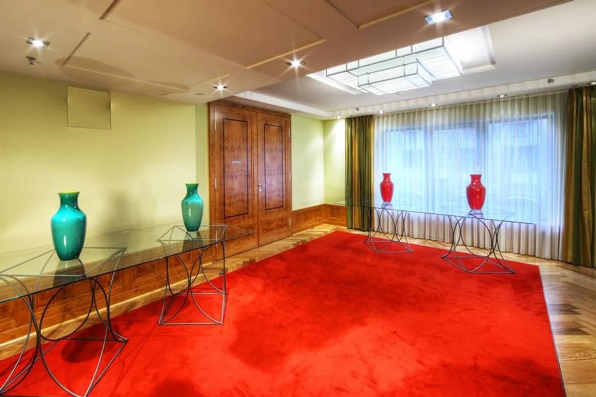 FOYER 1. FLOOR - Regent Berlin