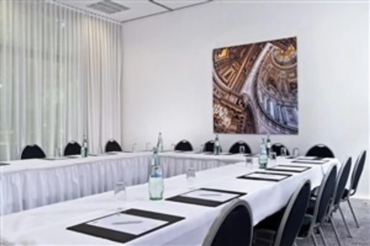 Konferenzraum 3 - conference room 3 - Holiday Inn Berlin - City West