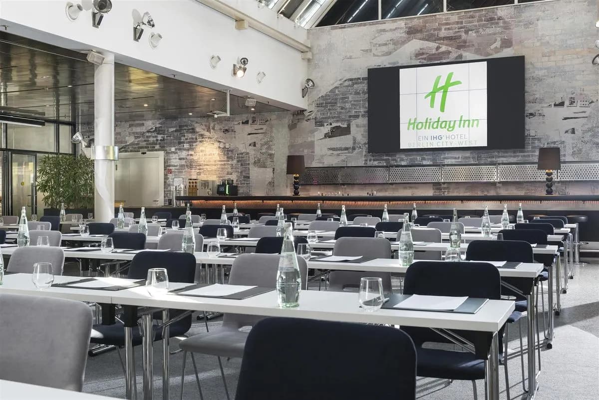 Kleines Atrium - small Atrium - Holiday Inn Berlin - City West