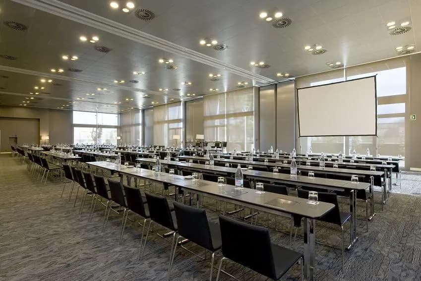 Forum Room - Pcm Forum Alcala