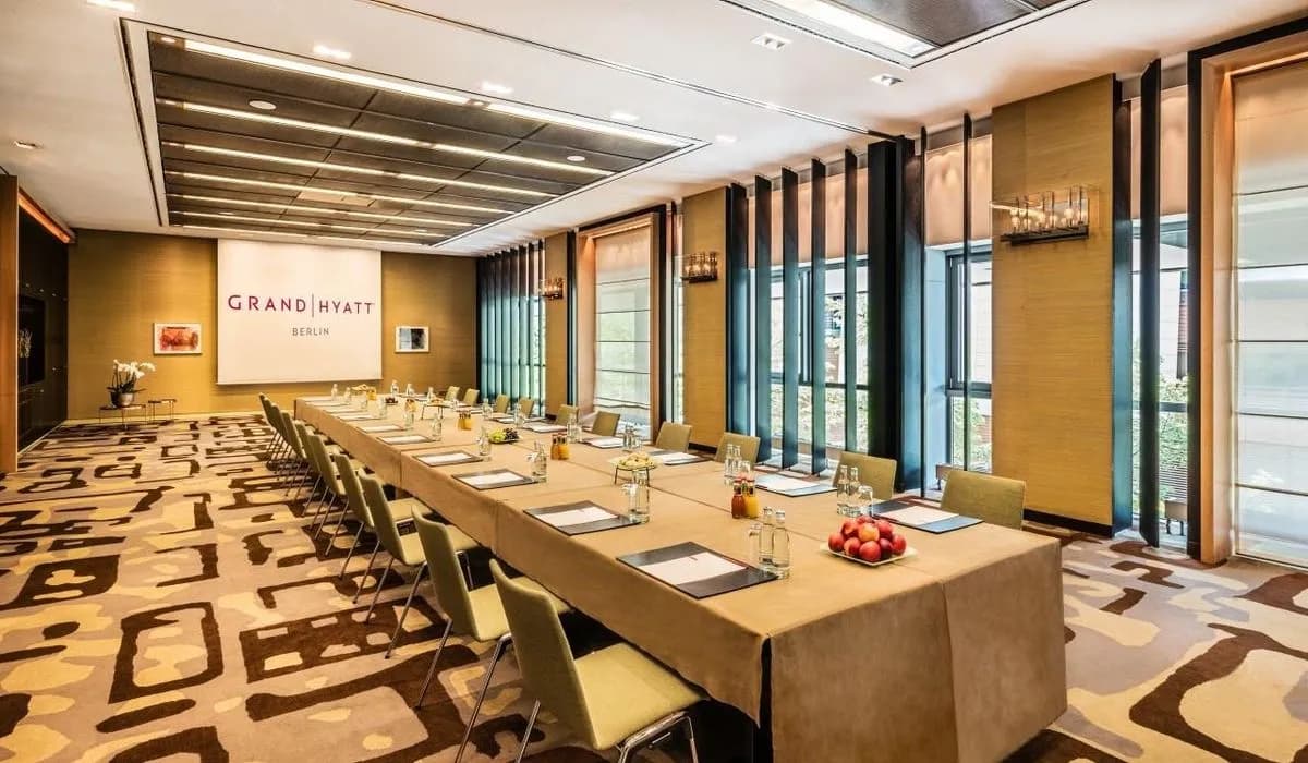 Renzo Piano + Jose Rafael Moneo - Grand Hyatt Berlin