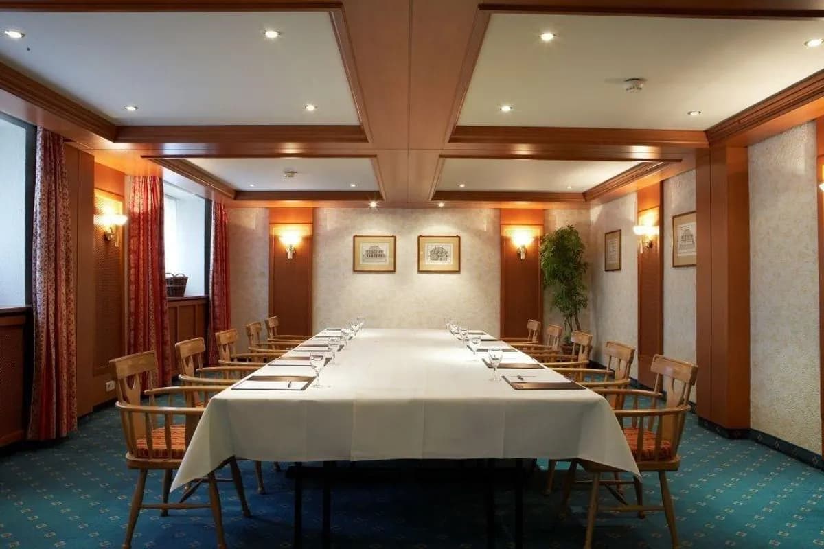 Traditional room "Grüne Stubb" - Steigenberger Airport Hotel Frankfurt