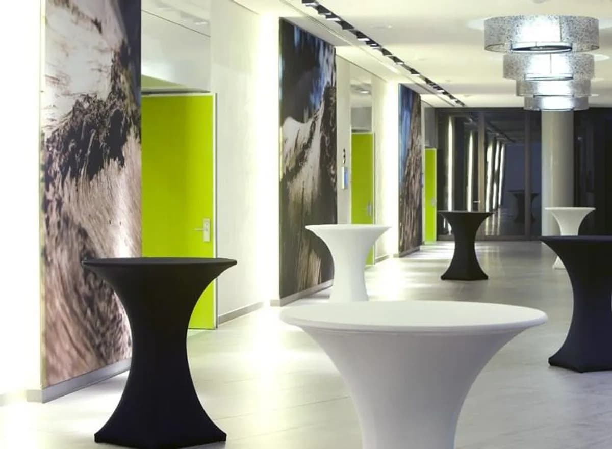 Foyer on ground floor - Steigenberger Airport Hotel Frankfurt