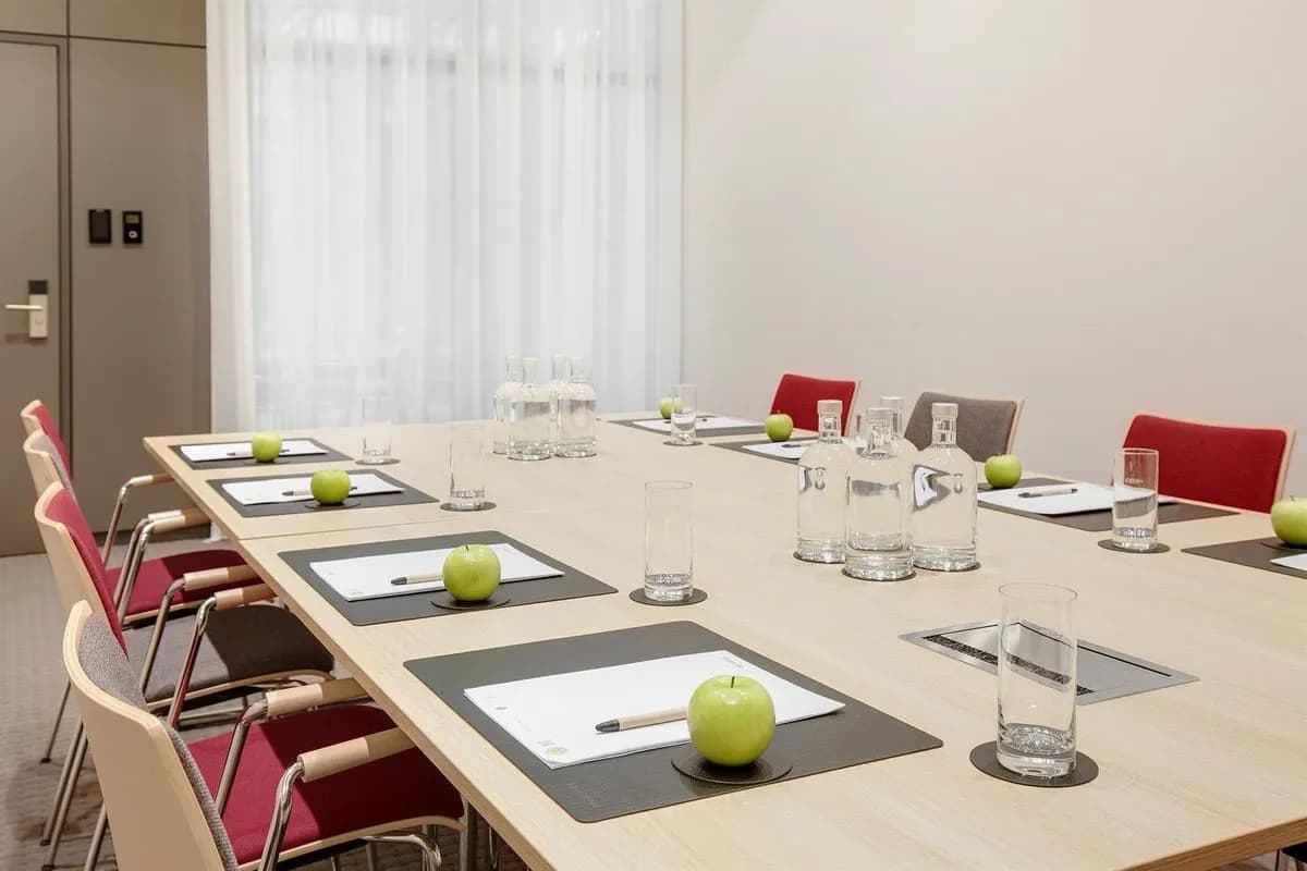 Raum 6 - Intercityhotel Frankfurt Hauptbahnhof Sud