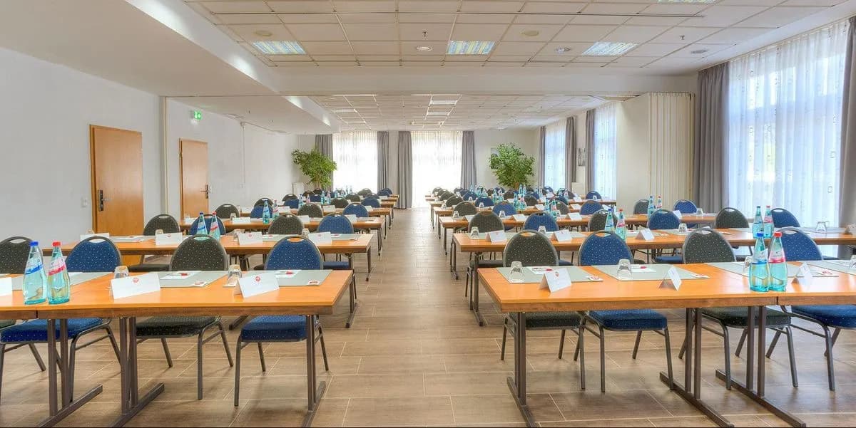 Landshut u. Waldkirchen - ACHAT Hotel Frankfurt Maintal