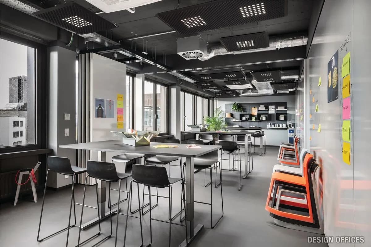 Meet & Move Room M - Design Offices Frankfurt Wiesenhuettenplatz