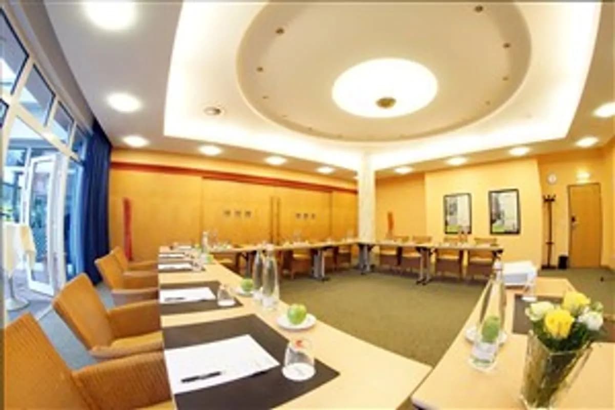 Frankfurt - Lindner Hotel Wiesensee