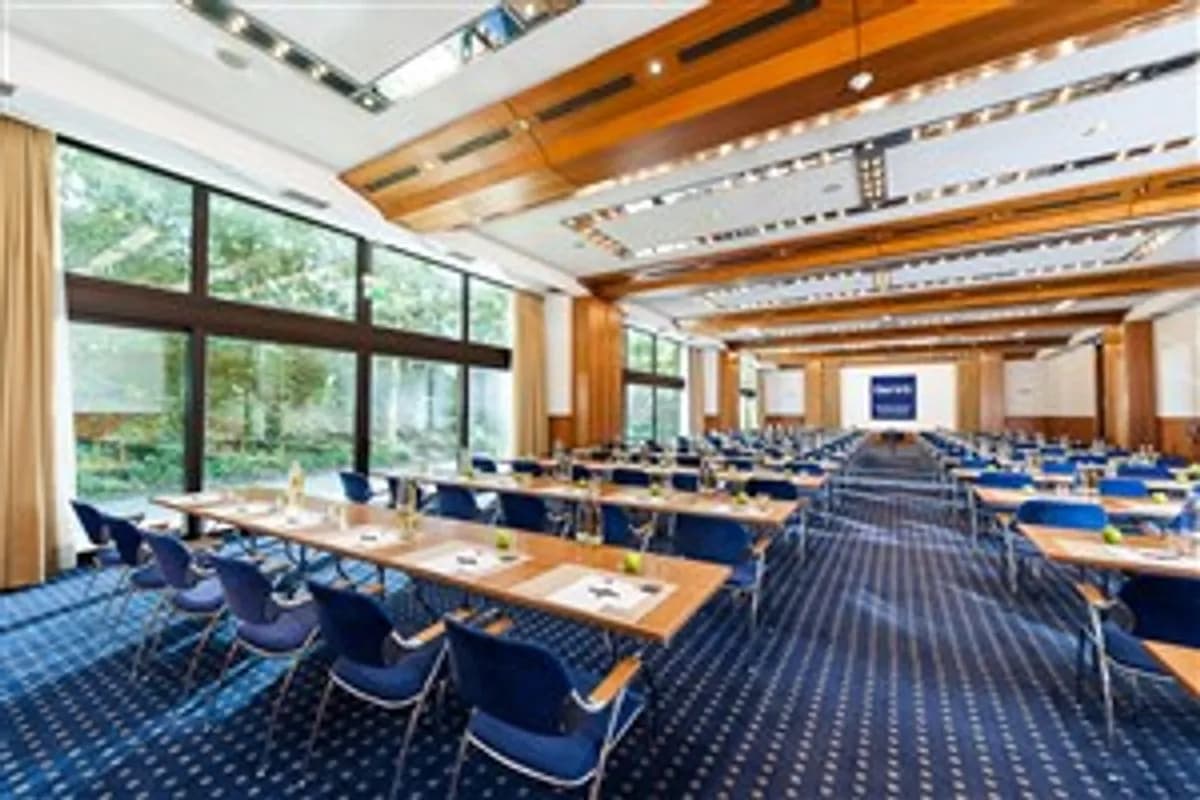 Hofheim - Dorint Main Taunus Zentrum Frankfurt / Sulzbach