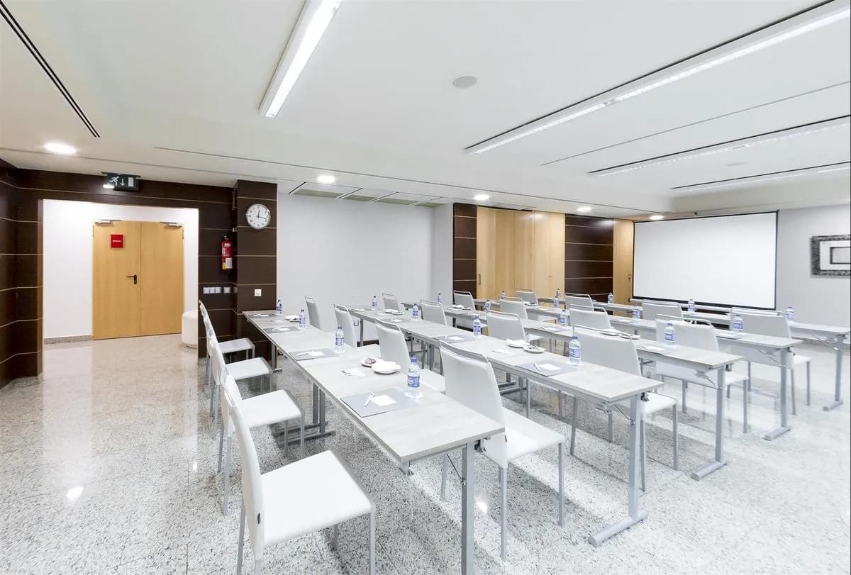 Sorolla + Picasso - Crowne Plaza Madrid Airport