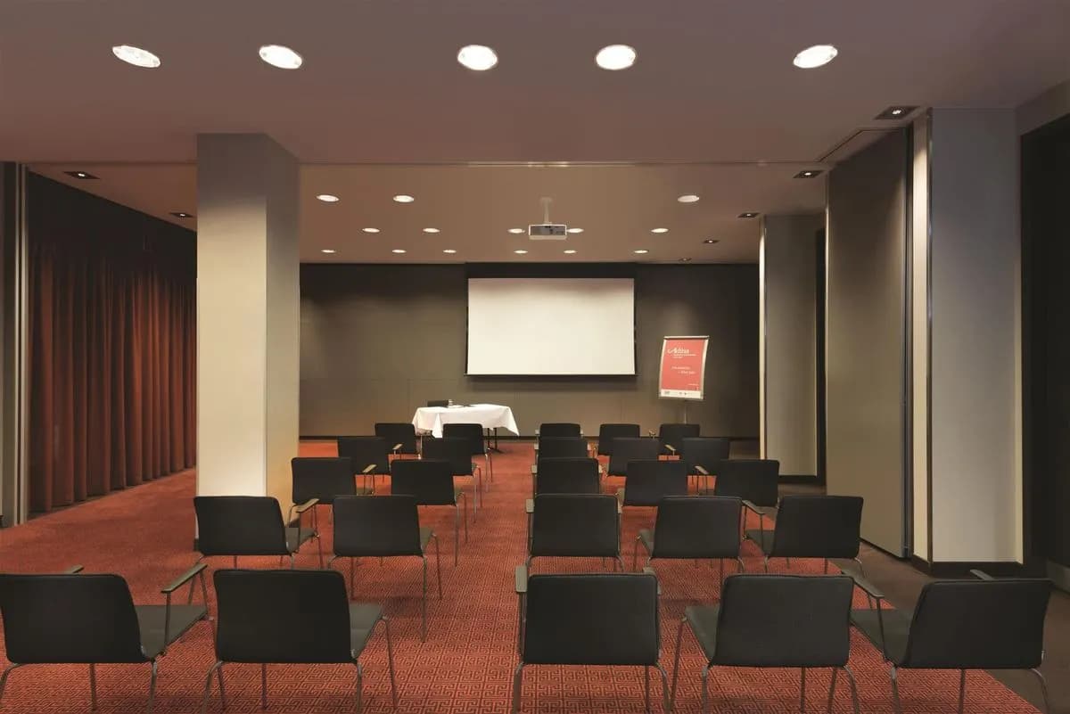 New South Sales + Victoria - Adina Apartment Hotel Frankfurt Neue Oper