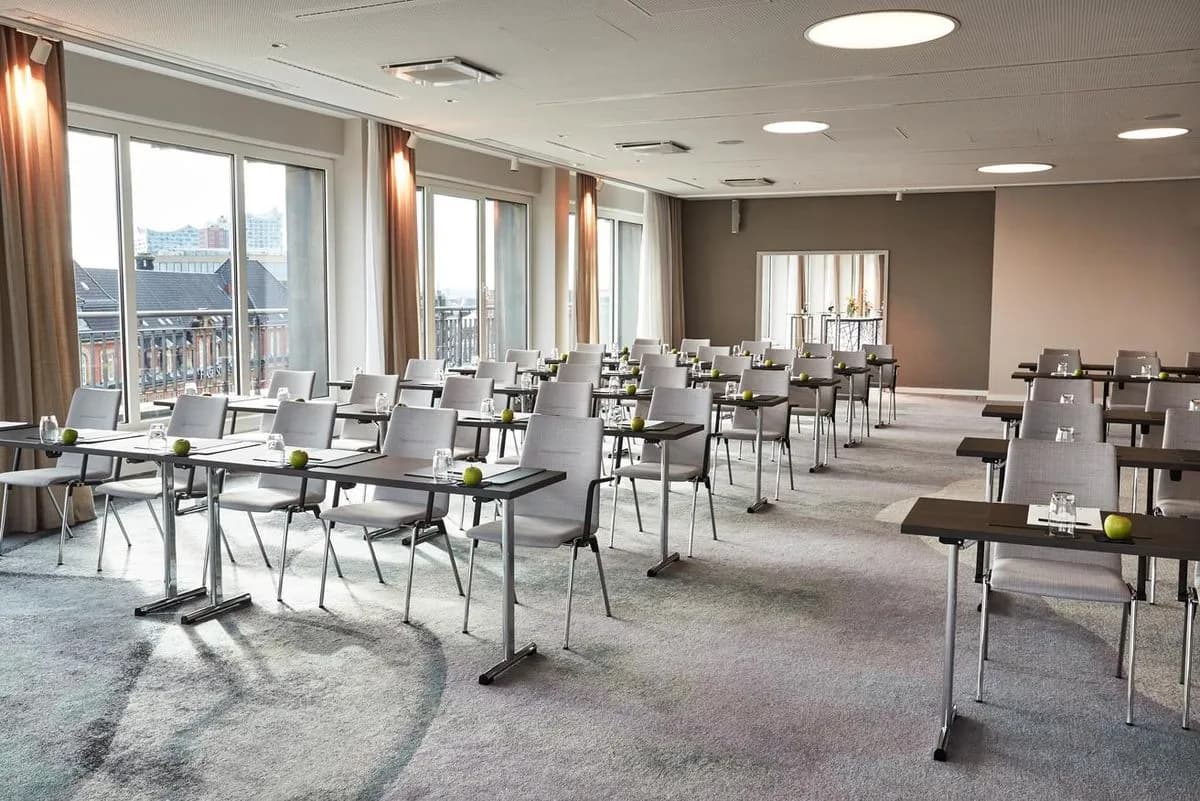 Saal "Über den Dächern Hamburgs" - Steigenberger Hotel Hamburg