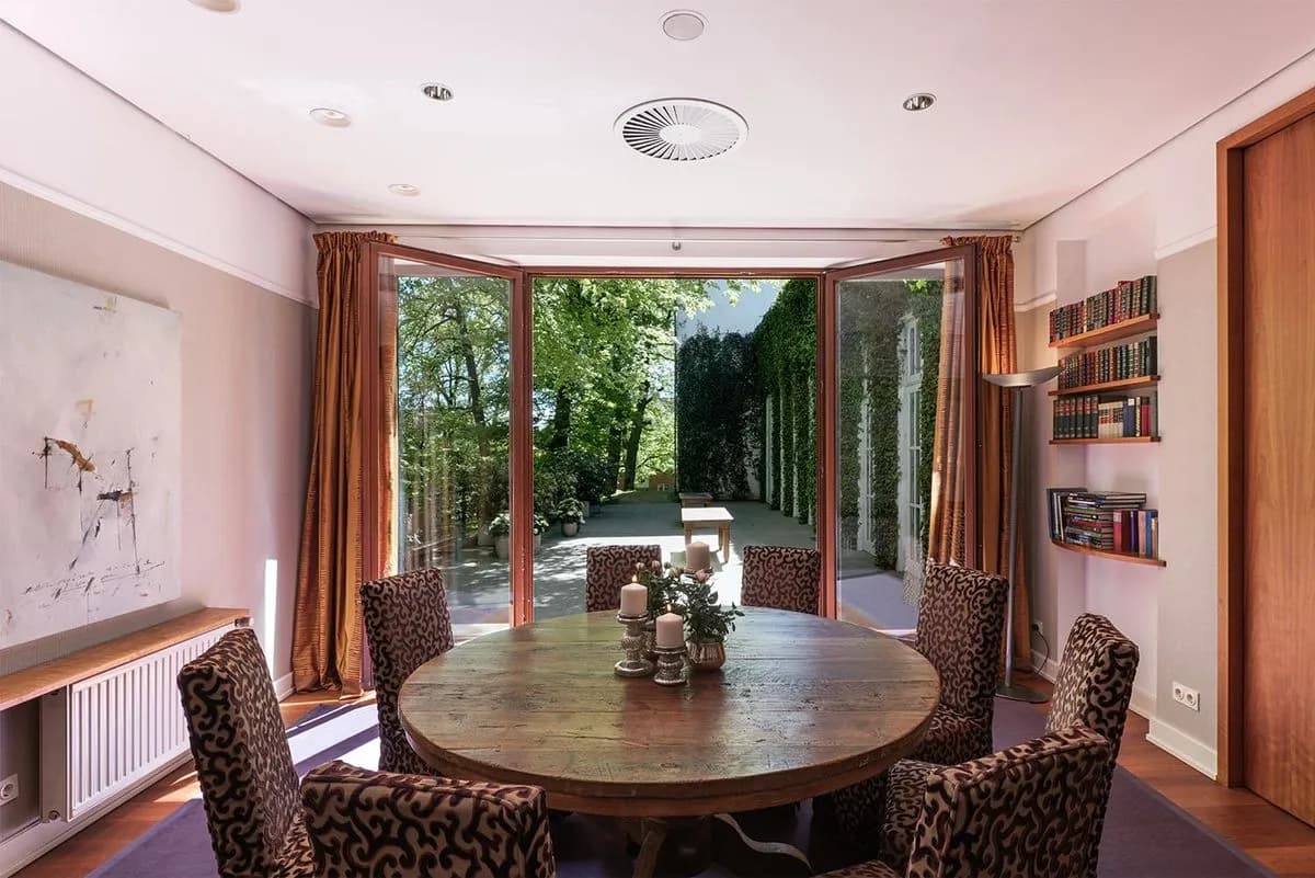 Bibliothek - Das Privathotel Lindtner Hamburg