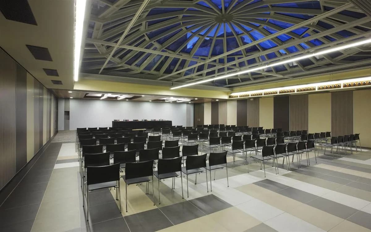 Patio 2 - Melia Castilla