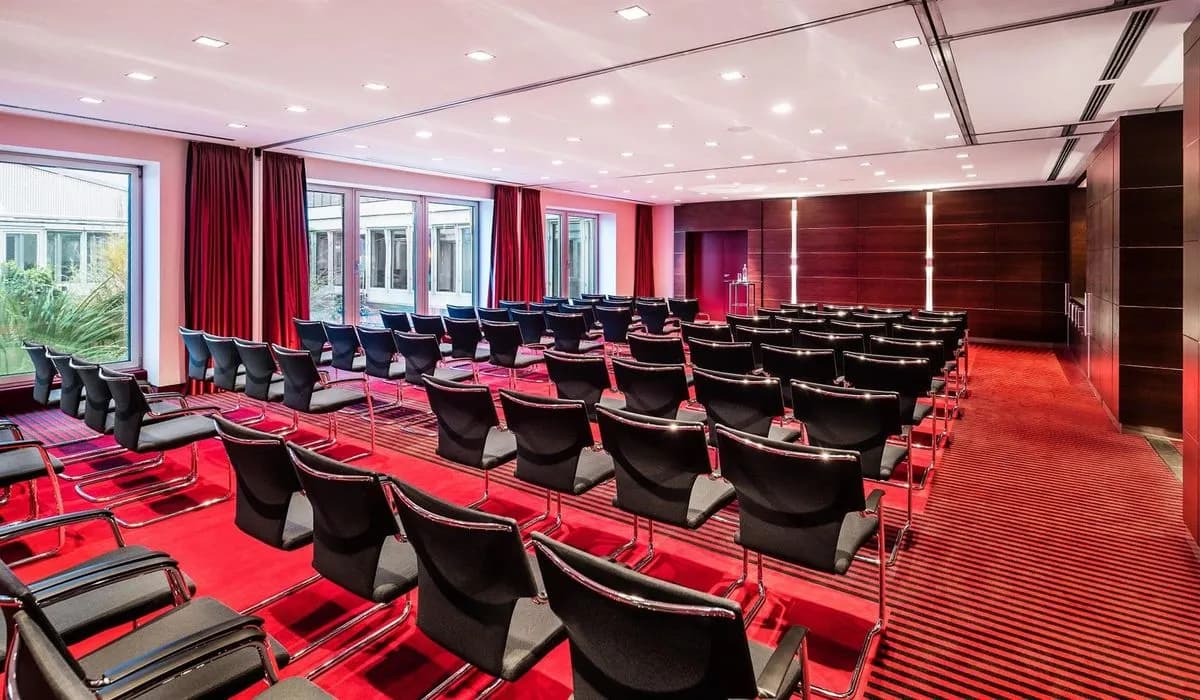 Zeppelin - Sheraton Duesseldorf Airport Hotel
