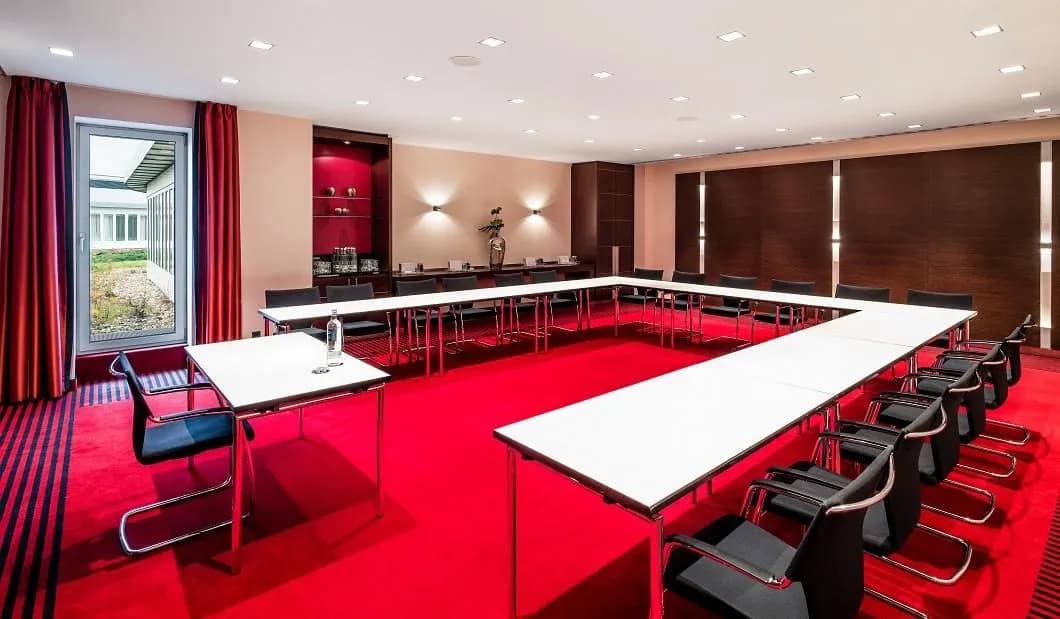 Fokker - Sheraton Duesseldorf Airport Hotel