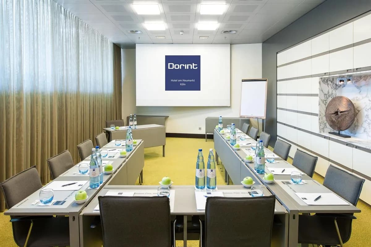Pfau - Dorint Hotel am Heumarkt Cologne