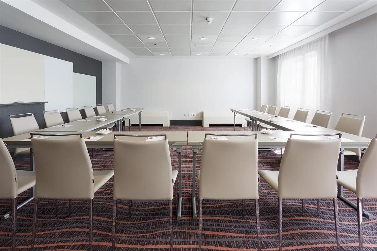 20-Figueras - Madrid Marriott Auditorium Hotel & Conference Center