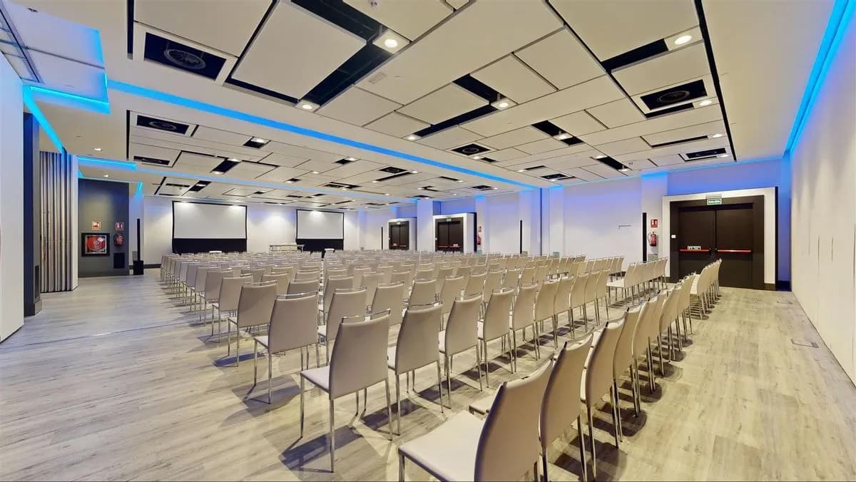 Frankfurt + Munich + Düsseldorf - Madrid Marriott Auditorium Hotel & Conference Center