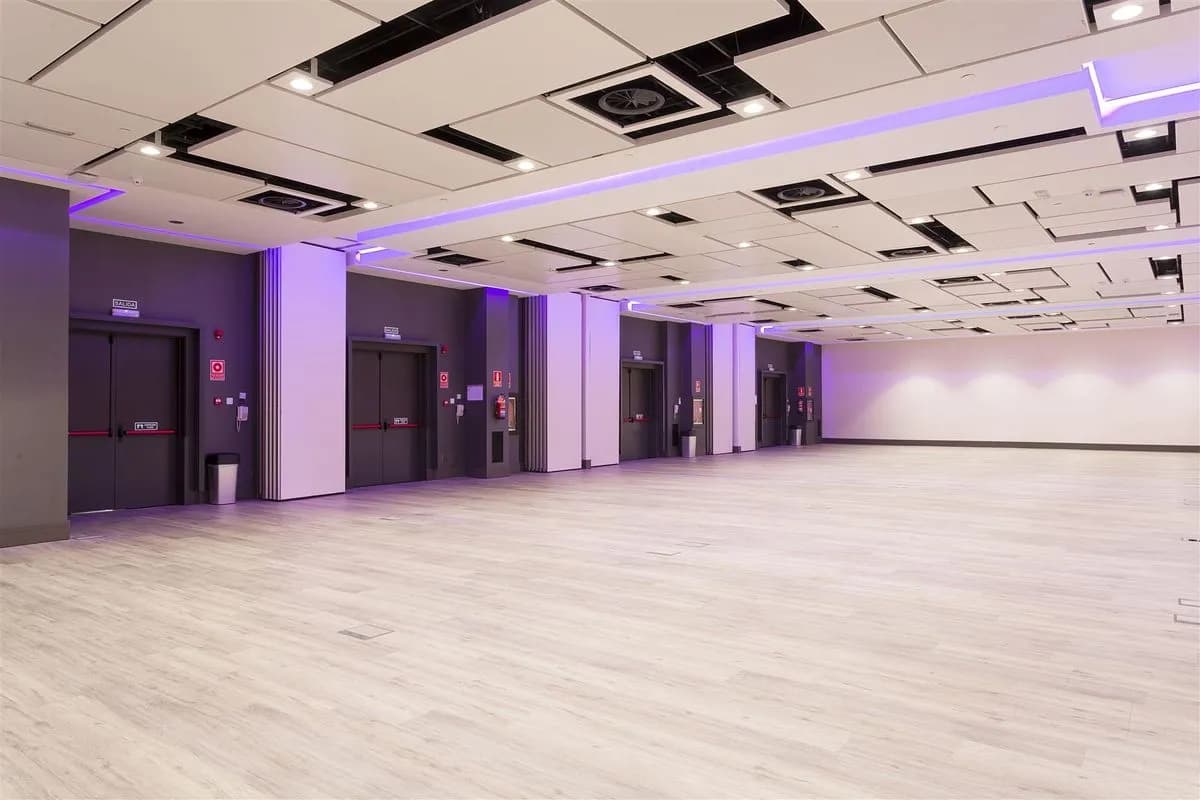 Stuttgart + Dresden + Baden Baden - Madrid Marriott Auditorium Hotel & Conference Center