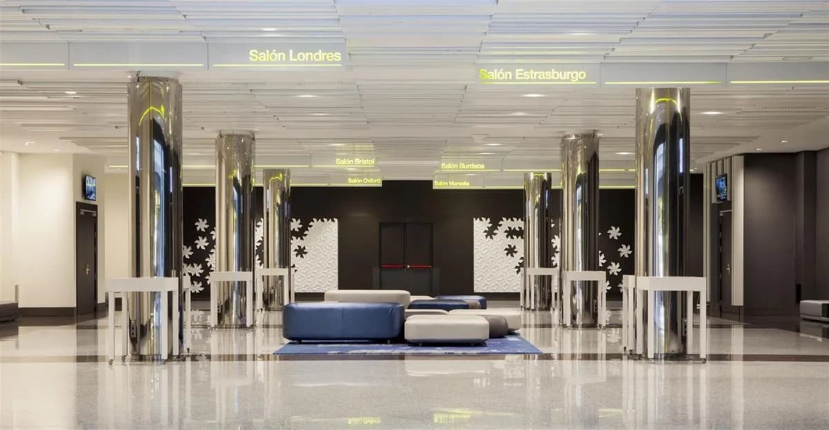 England - France Foyer Area - Madrid Marriott Auditorium Hotel & Conference Center