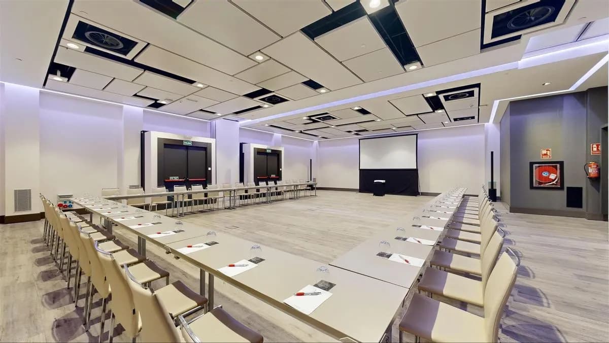 Stuttgart + Dresden - Madrid Marriott Auditorium Hotel & Conference Center