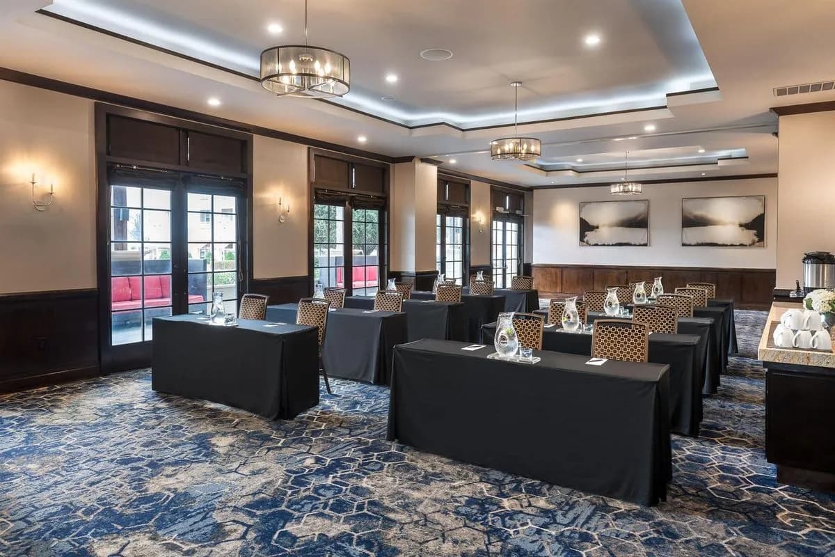 Parkview West - Juniper Hotel Cupertino, Curio Collection by Hilton