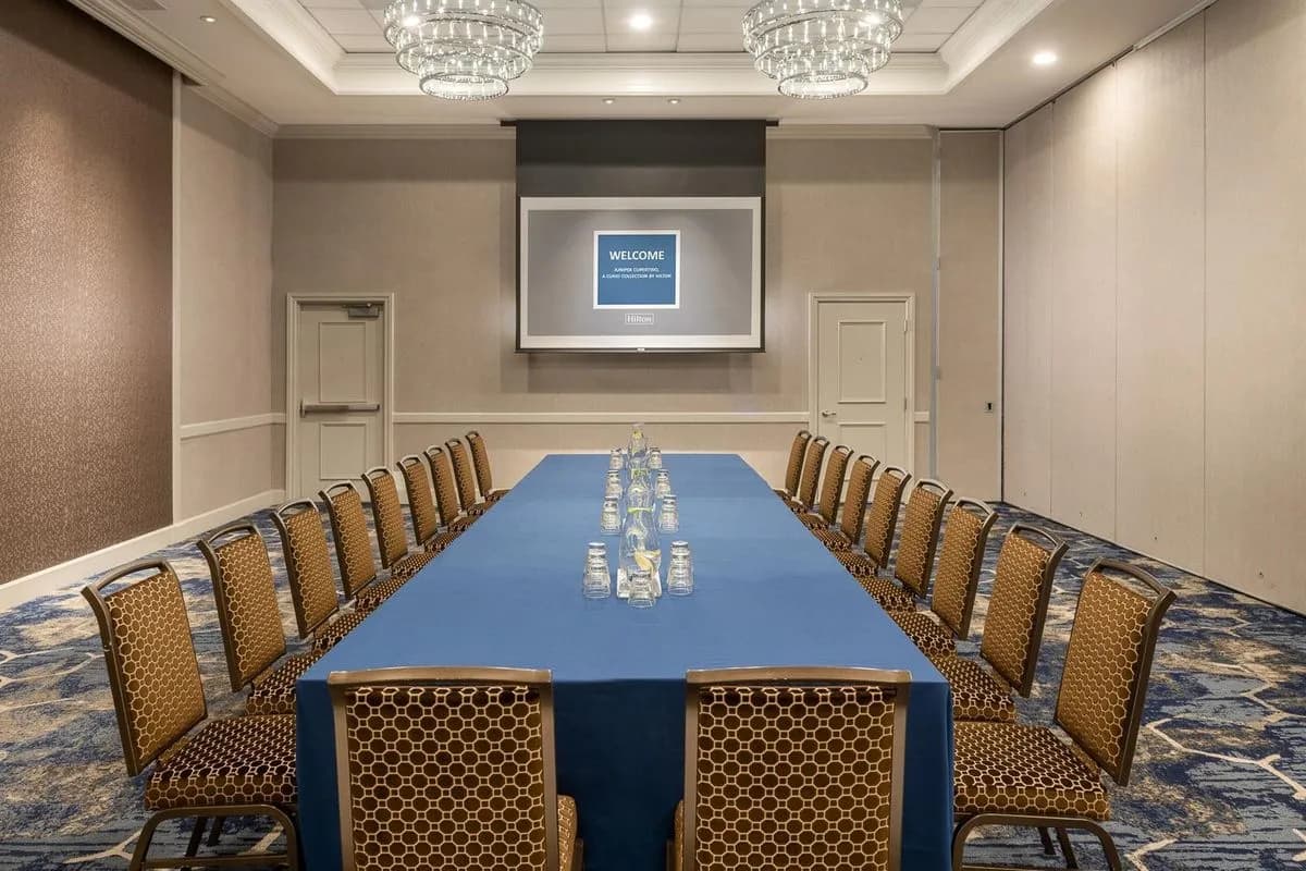 Cali A - Juniper Hotel Cupertino, Curio Collection by Hilton
