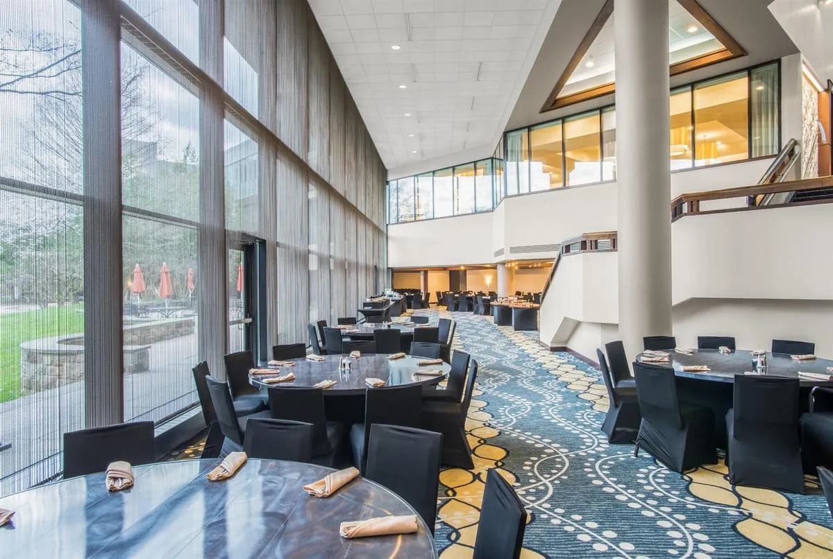 Waterfront Dining Room - Crowne Plaza Princeton Conference Center