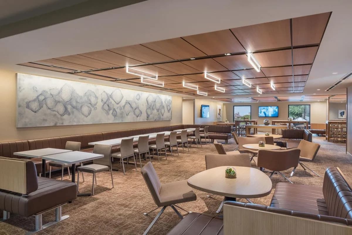The Gallery Lounge 7 - Hyatt Regency Chicago - Stunning $150M Renovation Completed in 2024