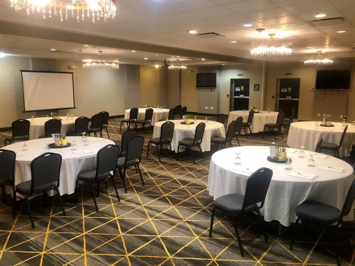 Gold + Silver Rooms - Holiday Inn Lansdale
