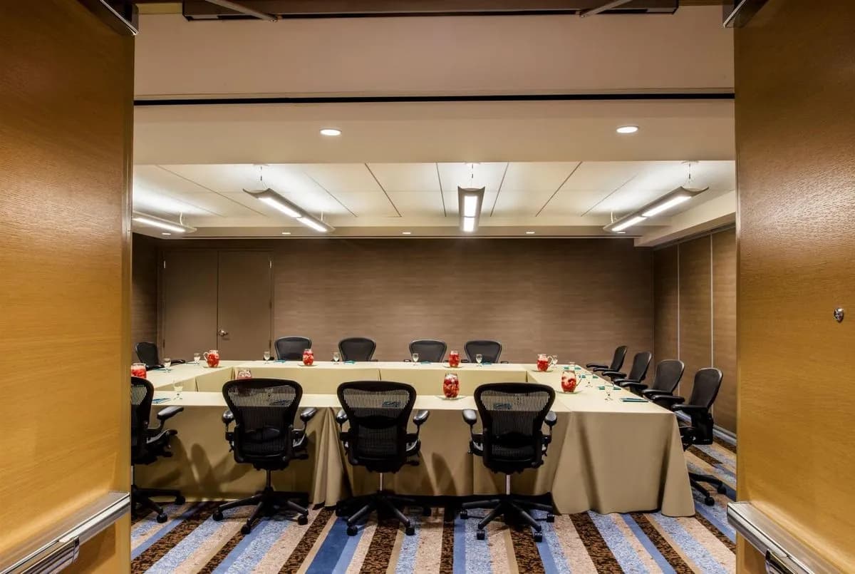 Roosevelt 3 (A & B) - Hyatt Regency Chicago - Stunning $150M Renovation Completed in 2024