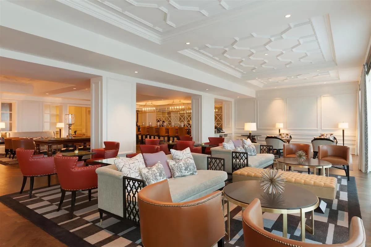 Lobby Lounge & Bar - Claremont Resort & Club