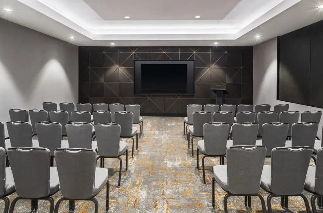 Oak Street - Hyatt Regency McCormick Place Chicago - $8M Full Meeting Space Renovation (March 2024)