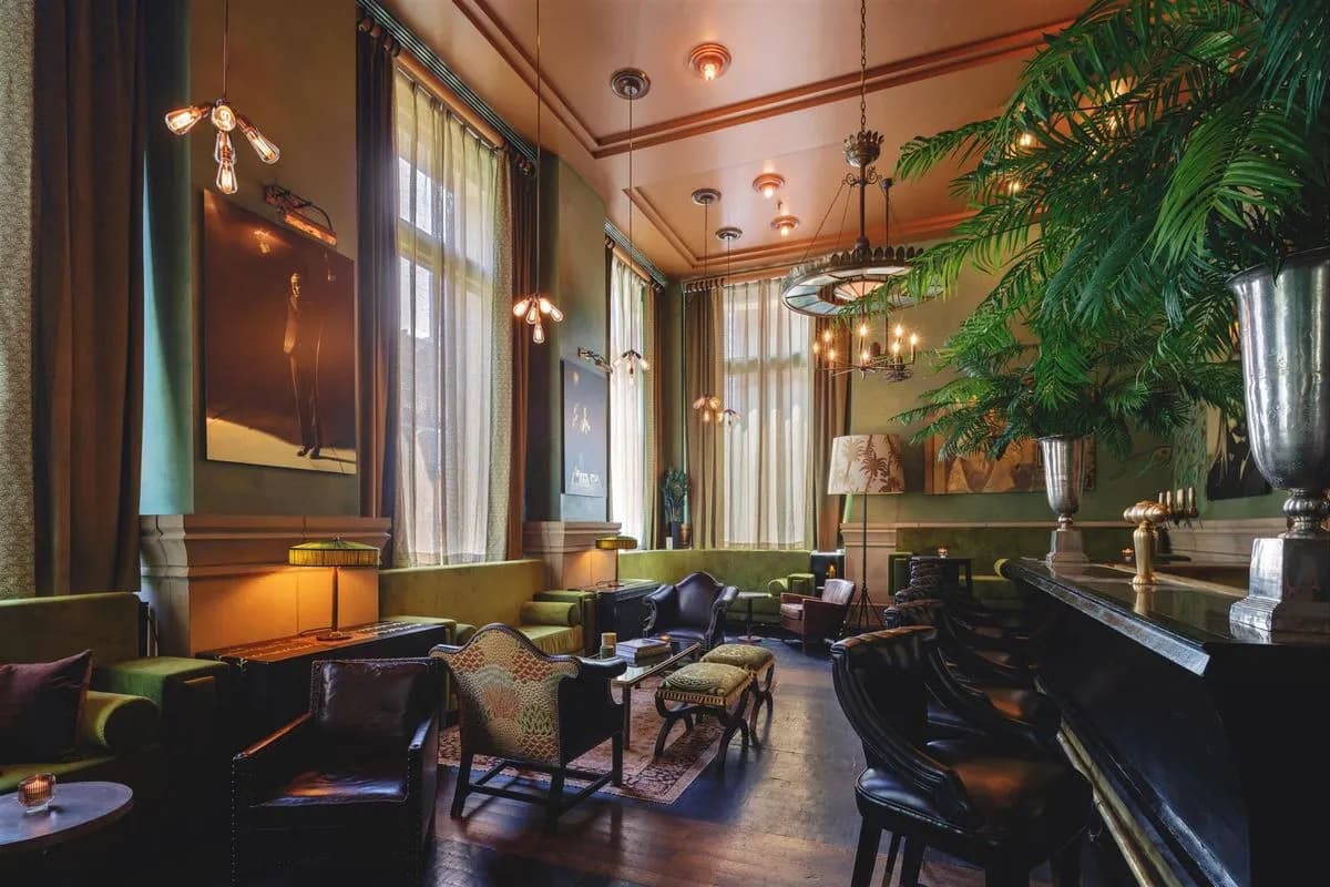 Club Room Bar - Soho Grand Hotel