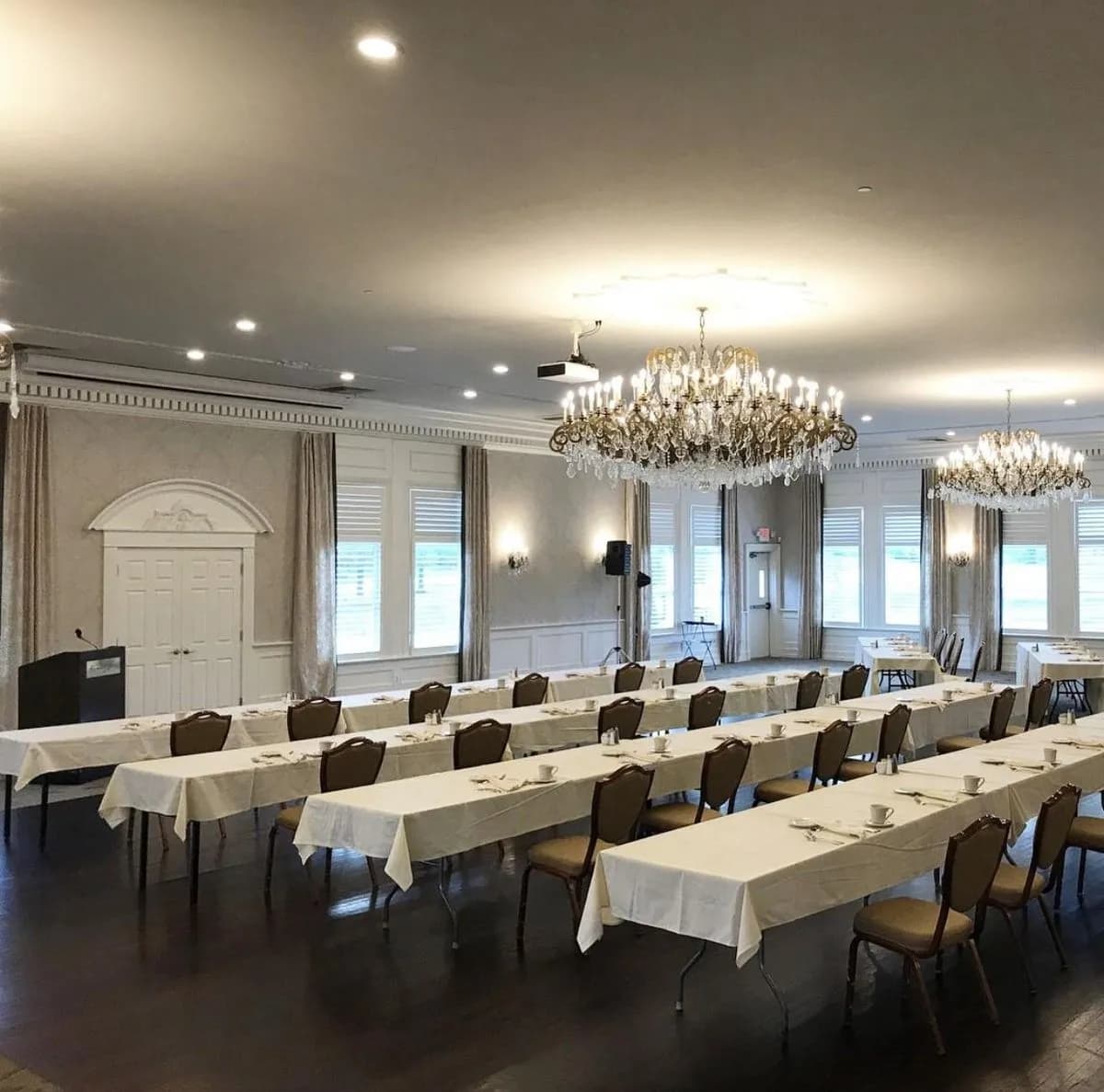 Blue Bell Grand Ballroom - Normandy Farm Hotel & Conference Center