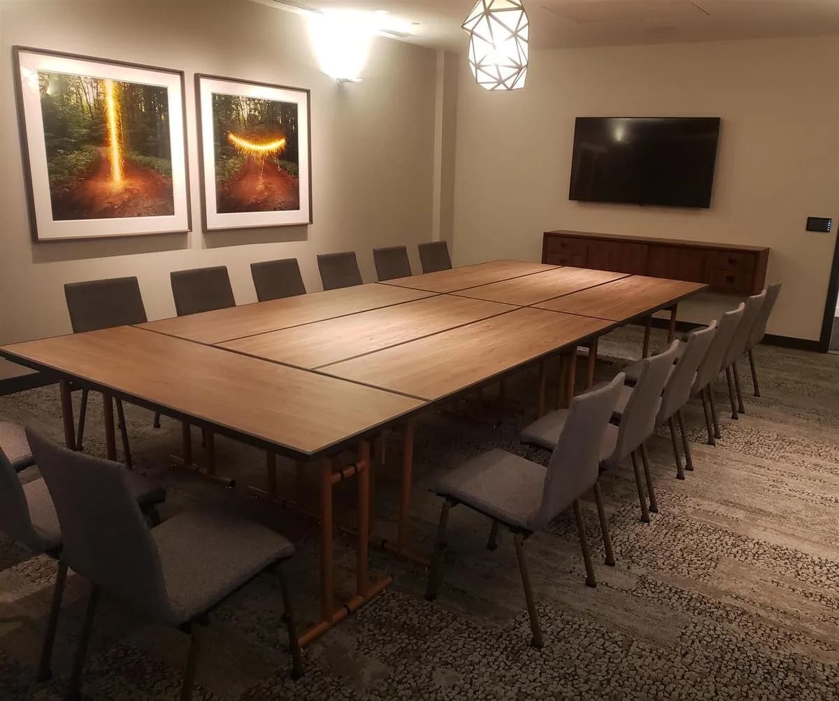 Curiosity - Breakout Room - Ameswell Hotel