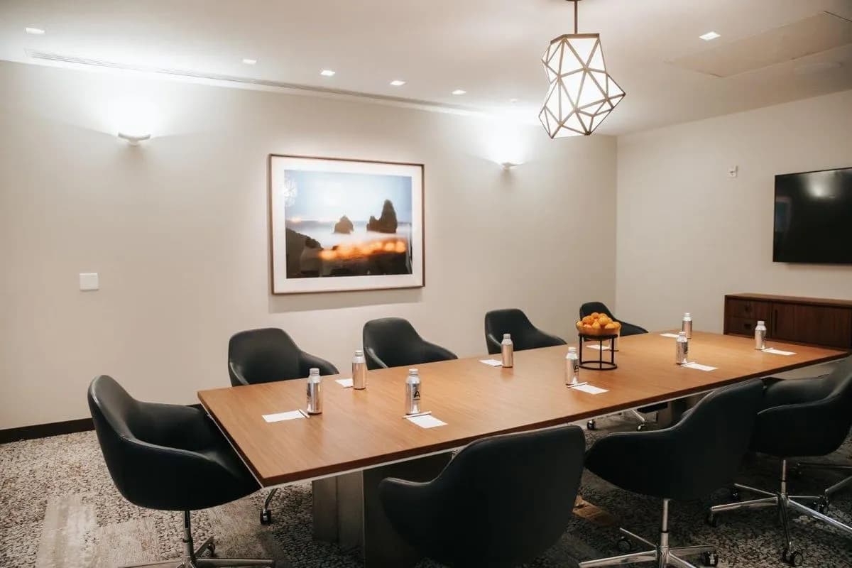 Discovery Boardroom - Ameswell Hotel