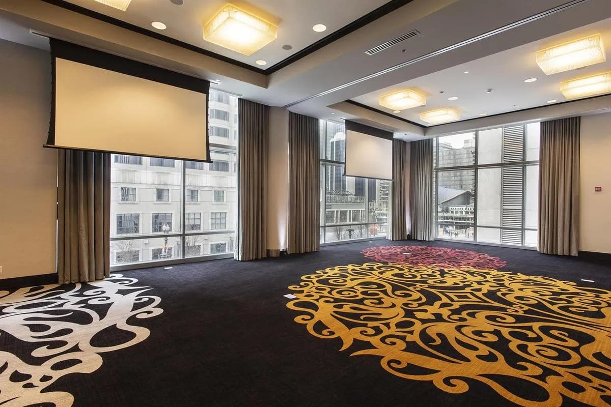Wilde II & III - theWit Chicago, a Hilton Hotel