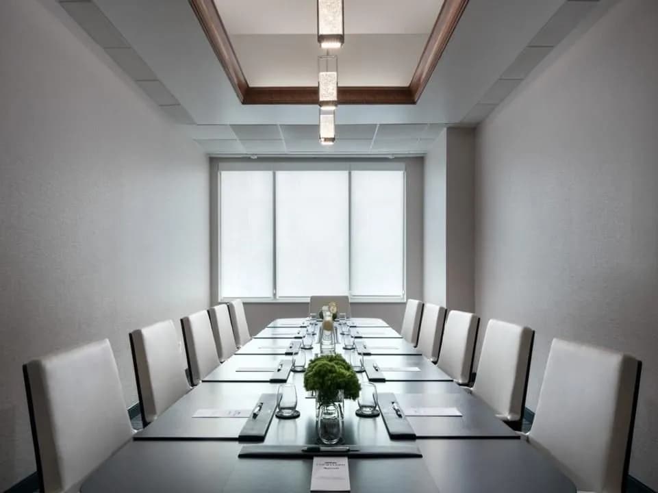 Strauss Boardroom - The Clancy, Autograph Collection