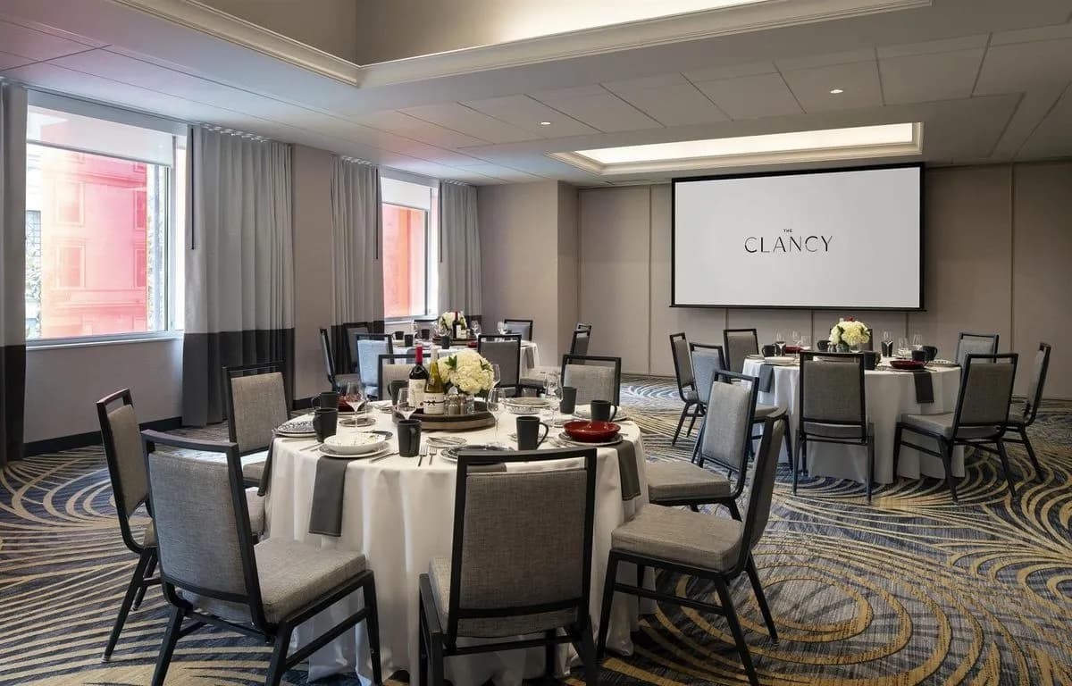 Lotline A - The Clancy, Autograph Collection