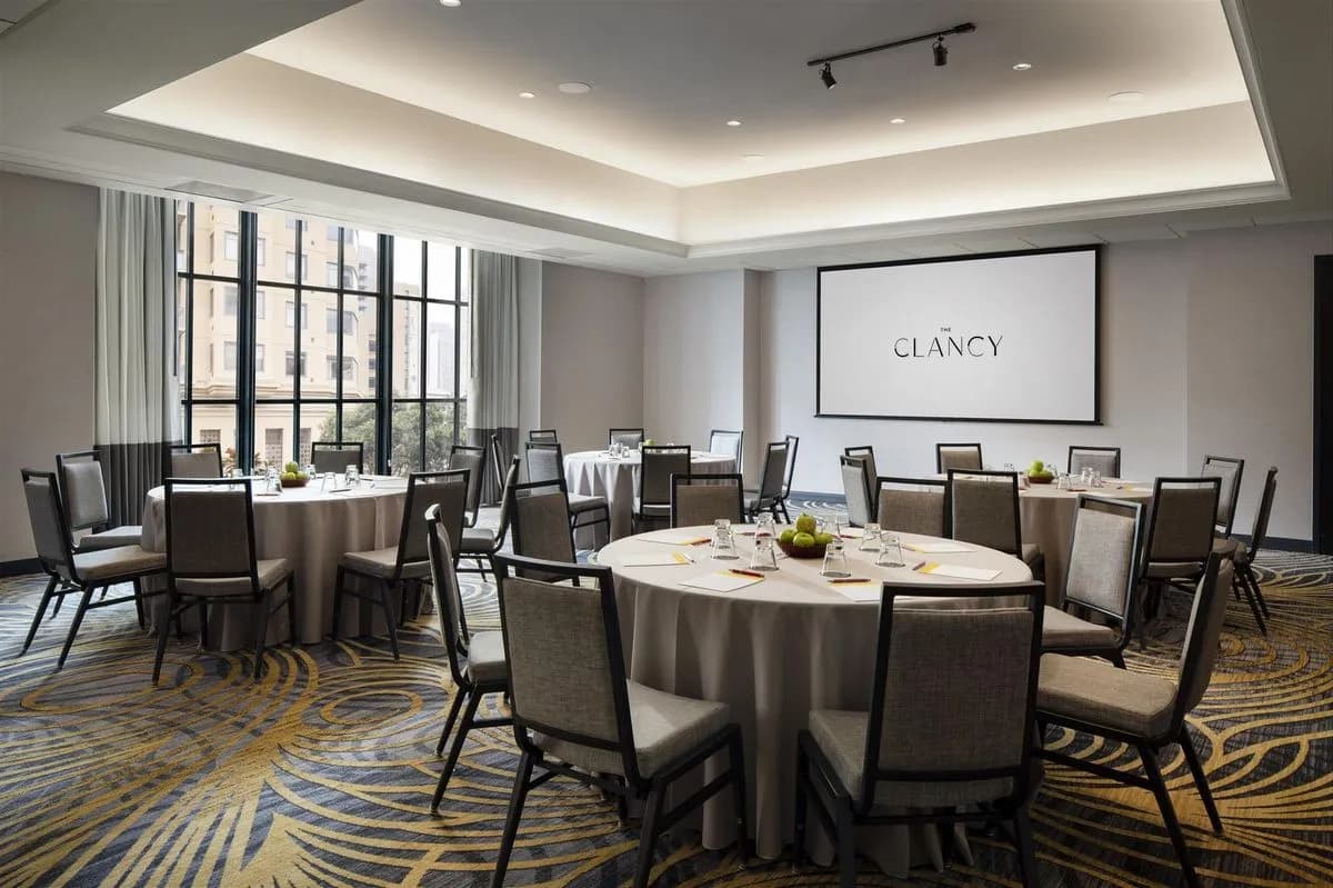 Lotline B - The Clancy, Autograph Collection