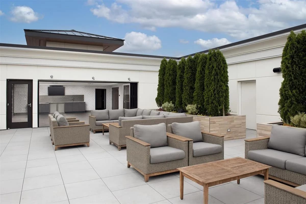 Rooftop Terrace - Silver Cloud Hotel Tacoma at Point Ruston Waterfront