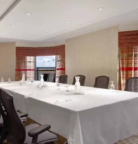 Conference Suite 322 - Hilton Rosemont/Chicago O'Hare