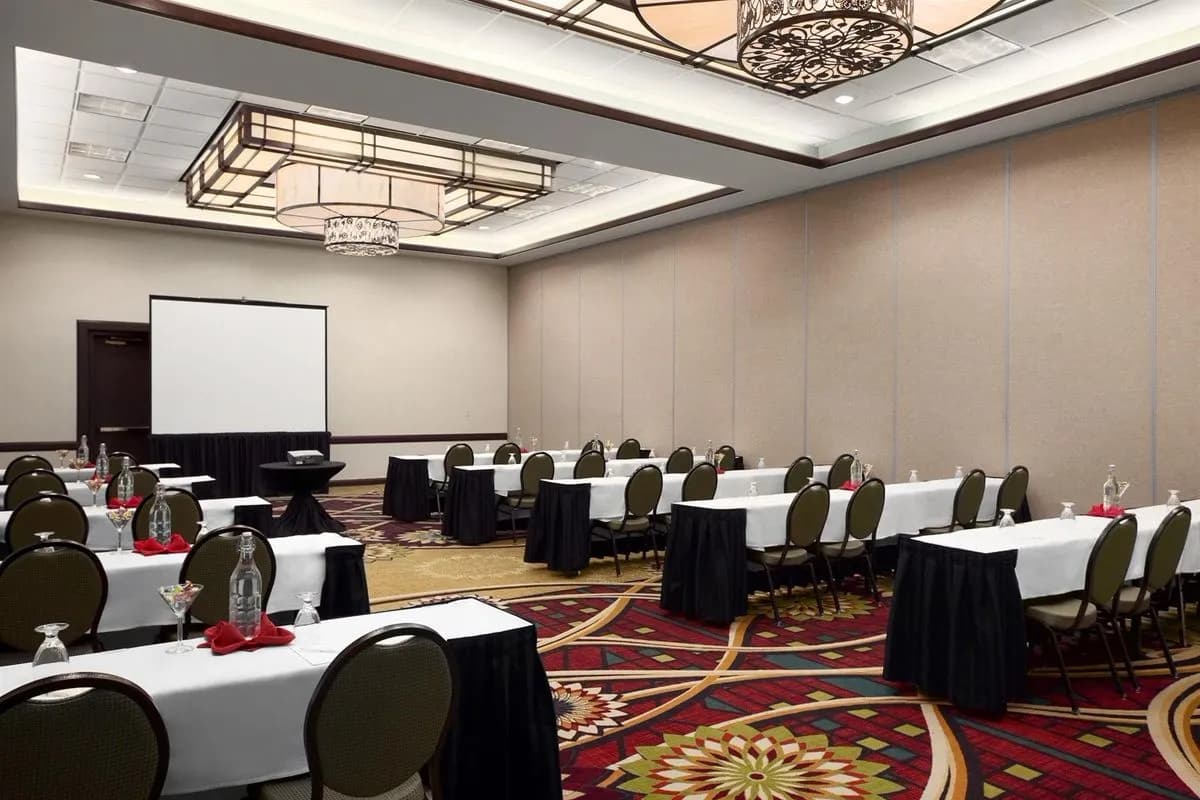Salon AB - Embassy Suites by Hilton Chicago O'Hare Rosemont