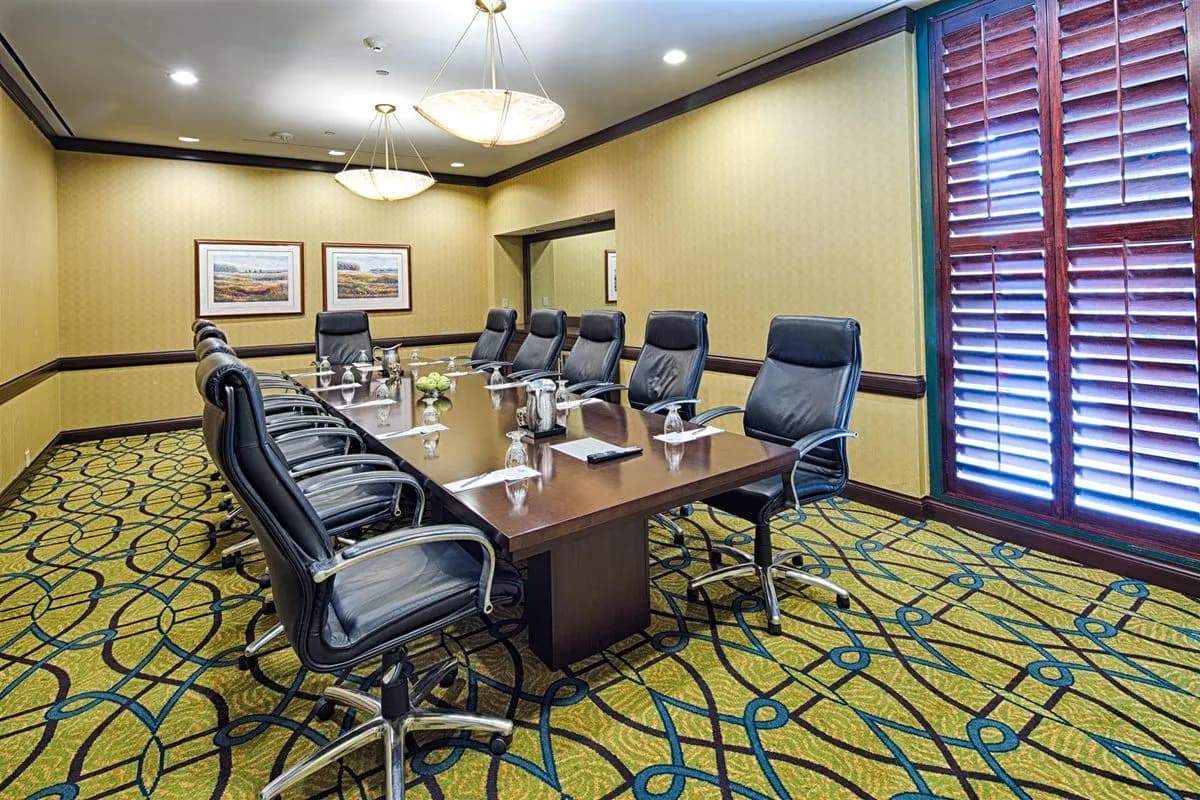 Boardroom West - Embassy Suites by Hilton Chicago O'Hare Rosemont