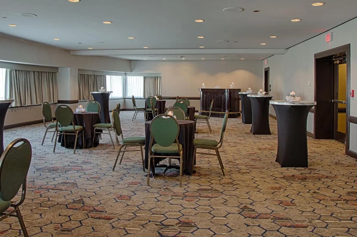 Walden Room - Embassy Suites by Hilton Chicago O'Hare Rosemont