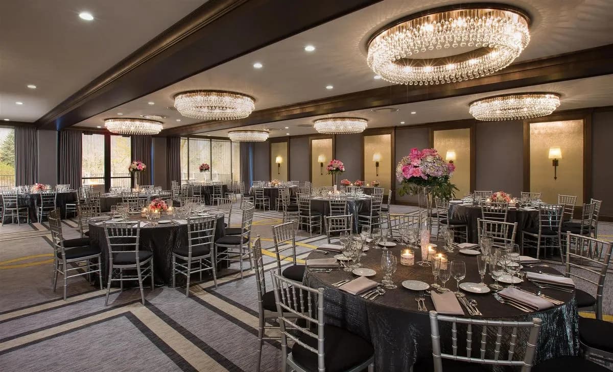 Riverview Room - DoubleTree by Hilton Hotel Chicago - Oak Brook