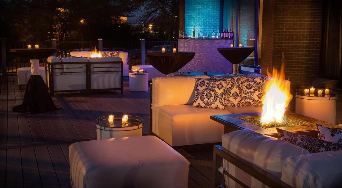 Riverview Terrace - DoubleTree by Hilton Hotel Chicago - Oak Brook