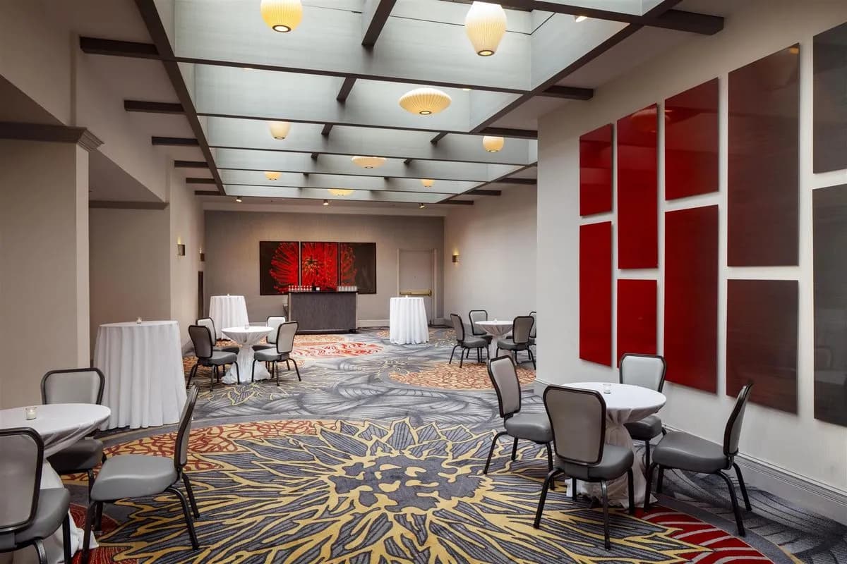 GARDEN TERRACE - Hilton Chicago/Northbrook