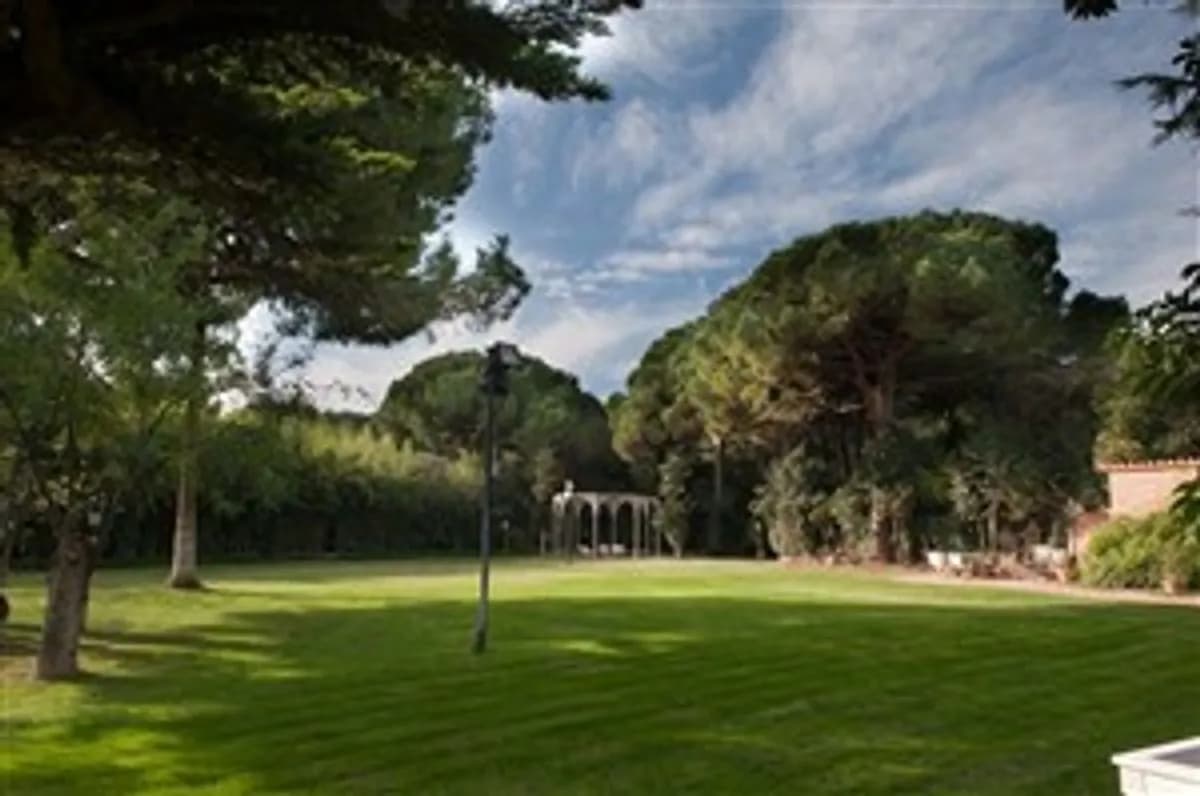 Jardines - Villa Bugatti